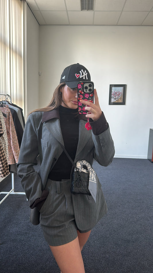 Two piece set, gray with details