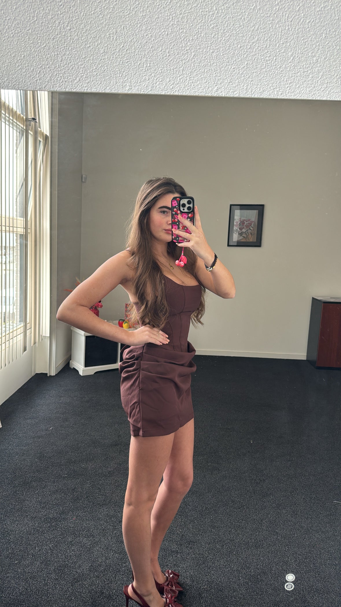 Dress, bruin