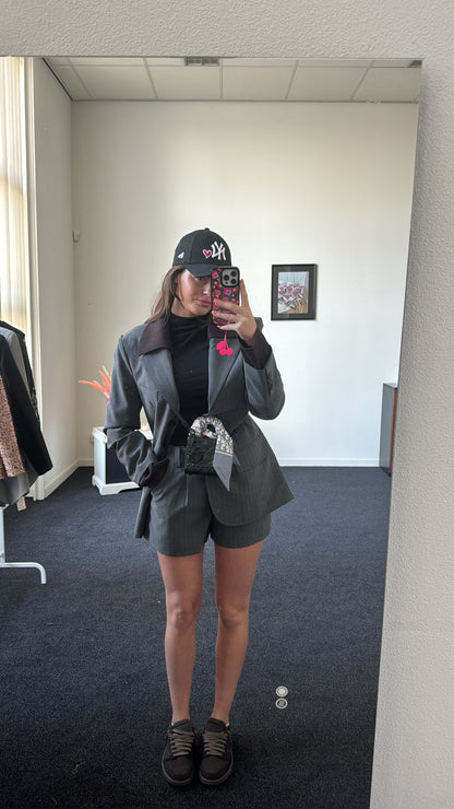 Two piece set, gray with details